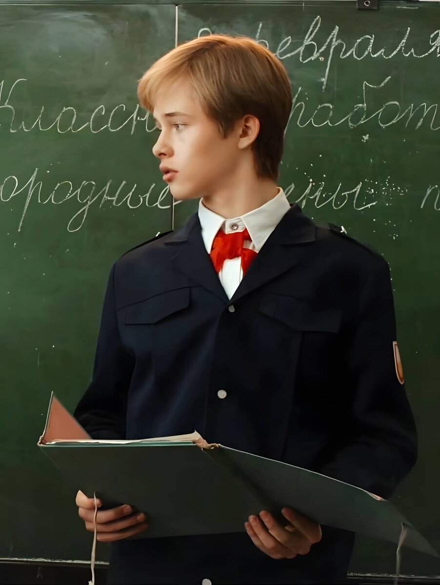 актер Леон Кемстеч. Еще без причёски гопника. 