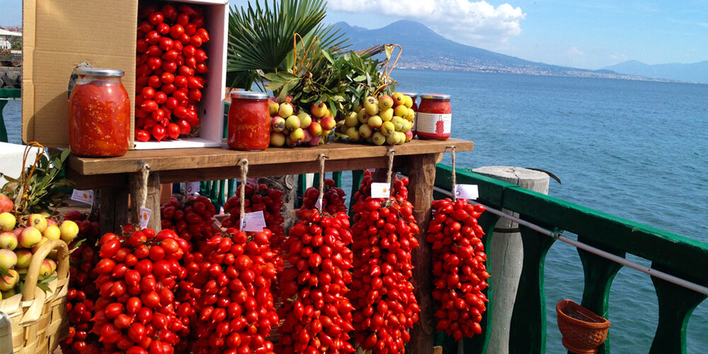 Помидор Piennolo del Vesuvio. Черри Пьенноло дель Везувио. Томат черри Пьенноло дель Везувио. Томат-черри Piennolo del Vesuvio вялят.