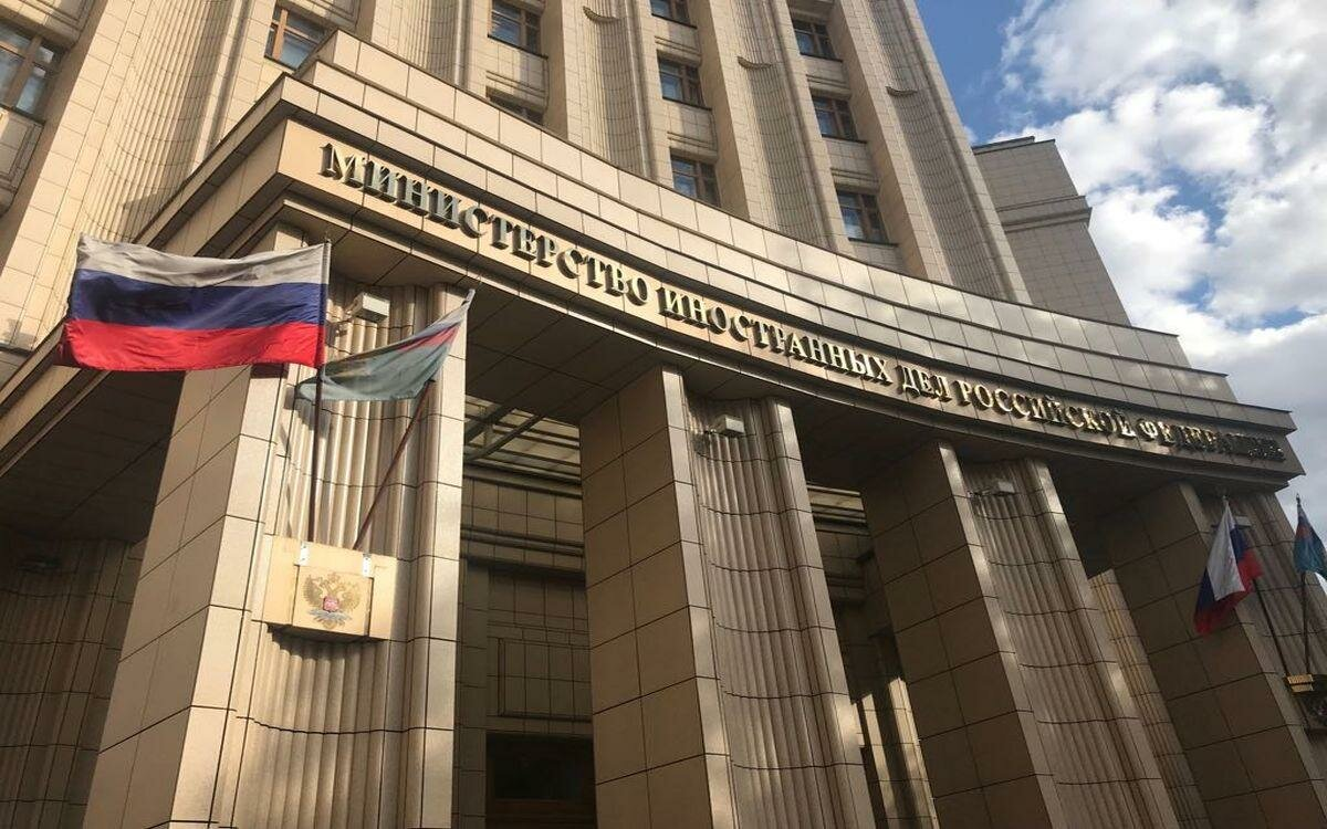 Ни для никого не секрет об отношении англосаксов к русским людям. Они всегда хотели и хотят уничтожить Россию. Не исключено, что это желание возникло из-за тесноты Англии.