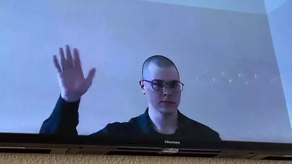     Никиту Уварова этапировали из канского СИЗО №5 в Красноярском крае, однако где он находится сейчас, неизвестно — его не могут найти неделю.