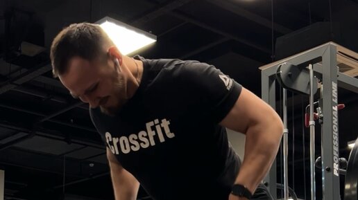 Упражнения на спину и бицепс в тренажерном. Тренировка спины и бицепса в зале. План тренировок на бицепс. План тренировок на бицепс. План тренировок в тренажерном зале в схеме.