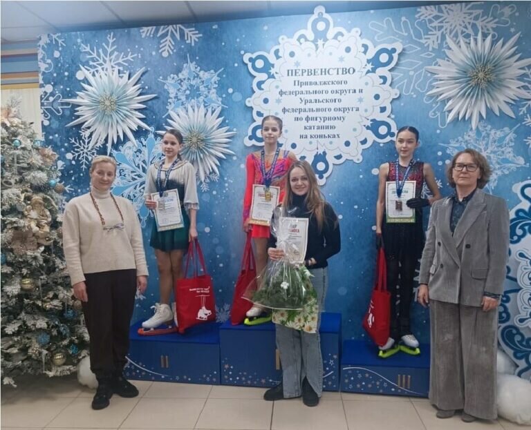    Оренбурженка Арина Ореховская одержала победу на окружном первенстве по фигурному катанию Кристина Просвиркина