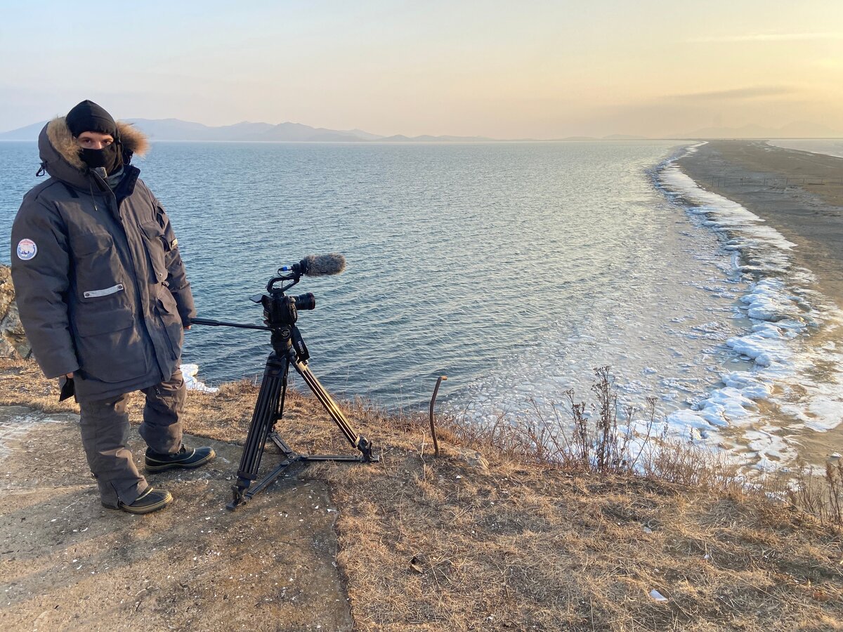 Команда на съёмках полнометражного документального фильма «Служители света».