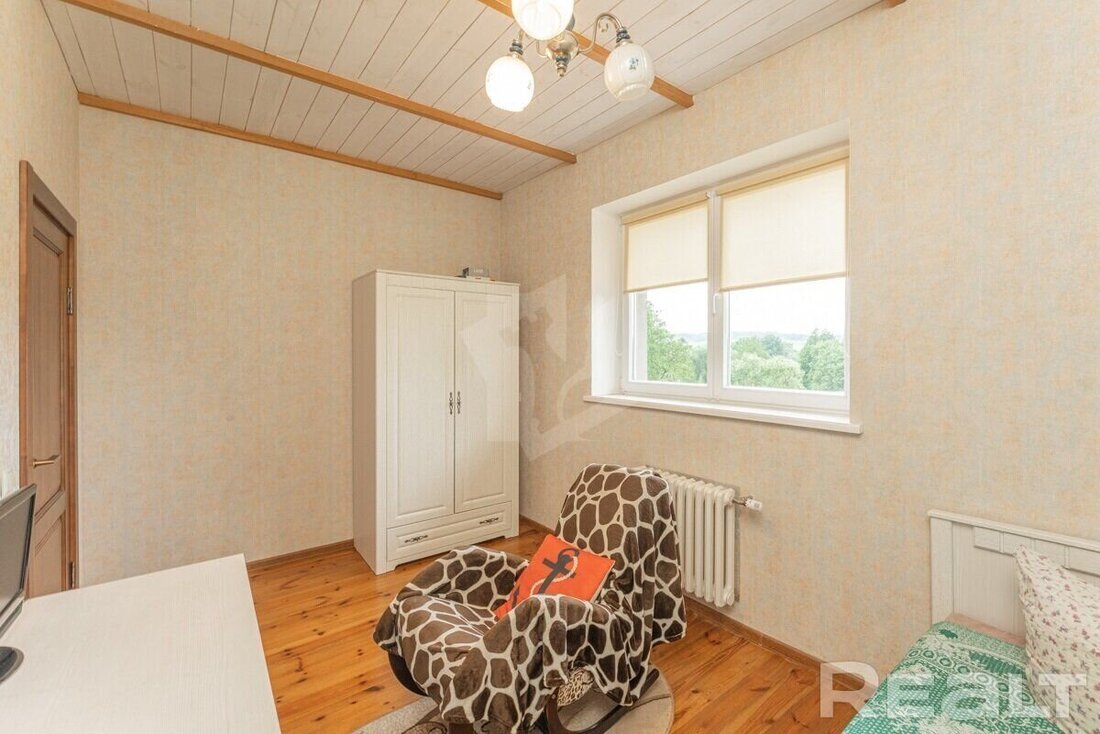 Домик лесника заброшенный. Домик на опушке леса. Деревня в лесу. Дом стоял несколько в стороне от леса. Старый дом в лесу.