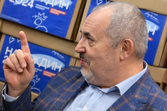 Пожалуй главное событие начала 2024 года, это неожиданная популярность Бориса Надеждина, выдвинувшего свою кандидатуру на предстоящих выборах президента.-12