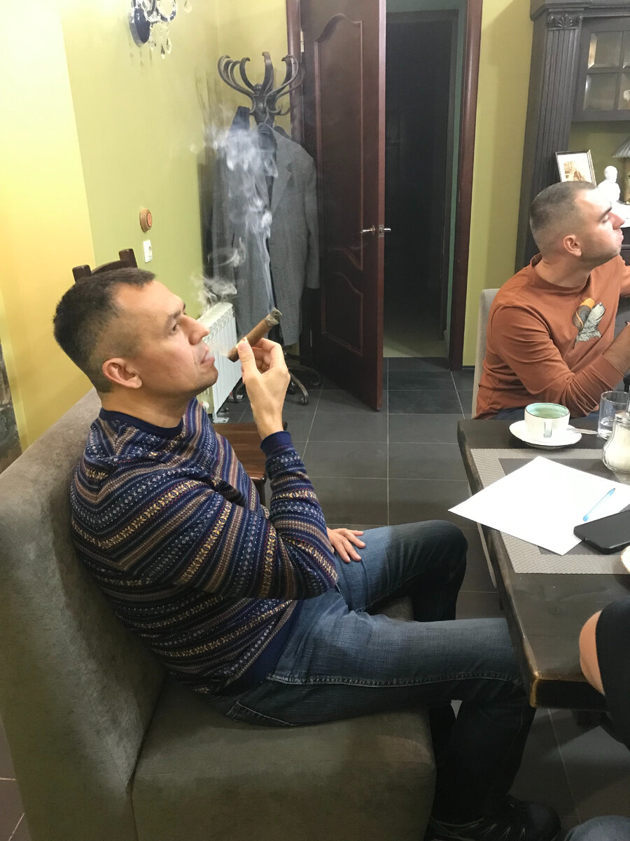 жд вокзал саратов. площадь ленина новосибирск день города. волжская саратов. театральная площадь саратов фото 2023. площадь саратова 2023.