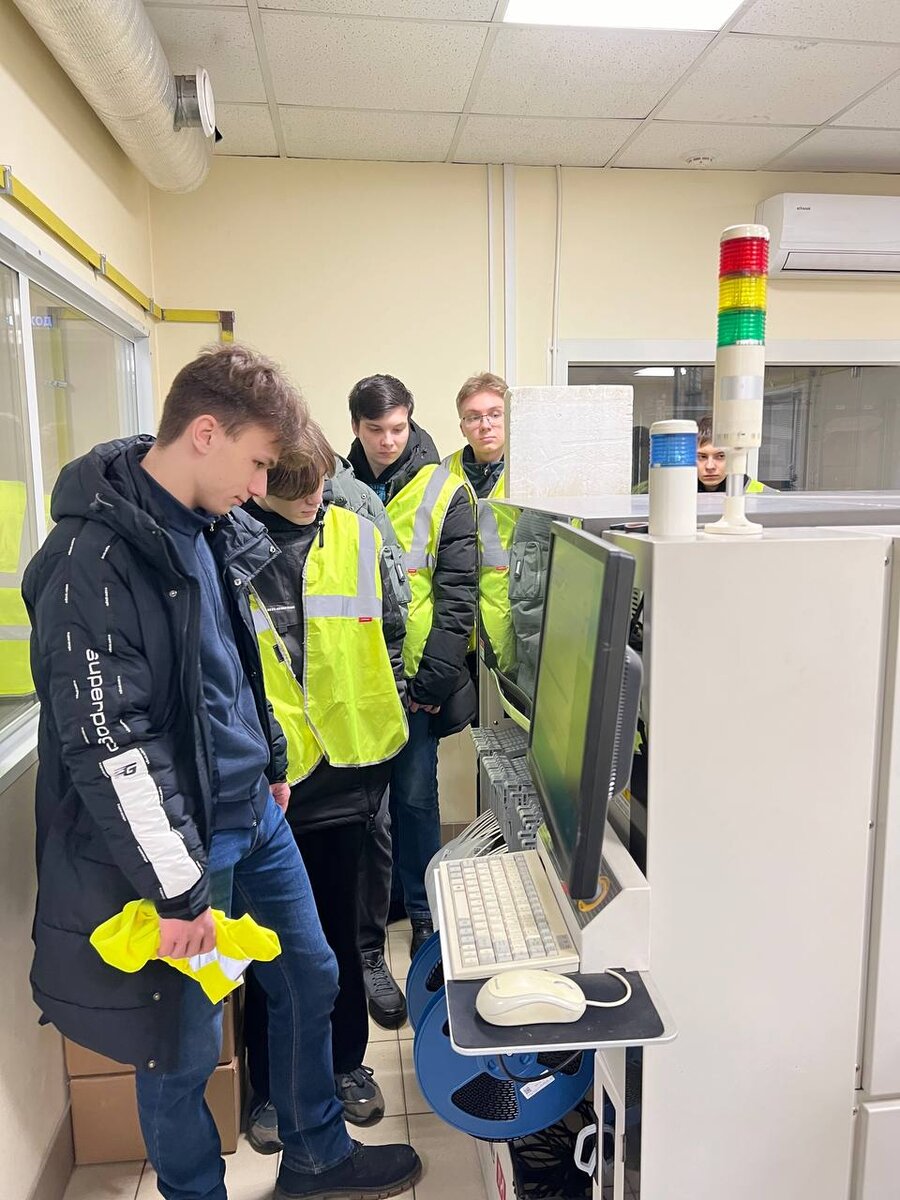 🧑🏼‍🎓👩🏻‍🏫 Экскурсия студентов ЗАМТ на наше предприятие | ТСН-электро |  Дзен