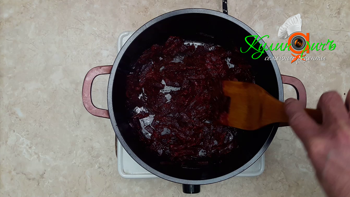 сельдь под шубой с желатином. салат под шубой. королевская подшуба. салаты с желатином. скумбрия под шубой.