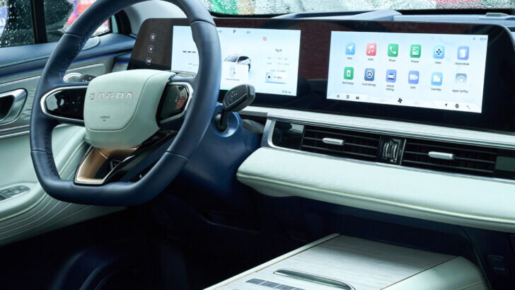    OMODA представила в России свой первый электромобиль E5