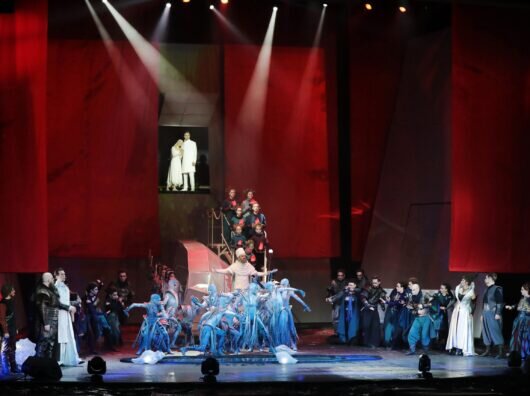    фрагмент мюзикла "Алые паруса" // фото: Марина Михайлова