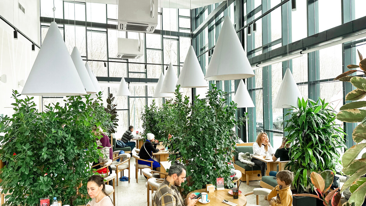 Интерьер в кафе "Яуза", Юрловский проезд 10/4