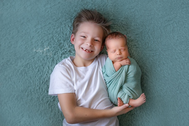 Мать педофилка. Русские женщины педофилки. Подгляд за мамой в комнате. Тетя соблазнила племянника. Дочь спалилась перед мамой.