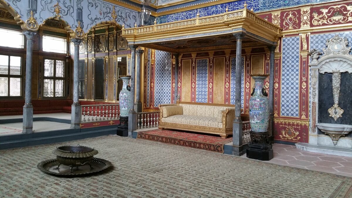 Султанский  зал.  Дворец  Топкапы