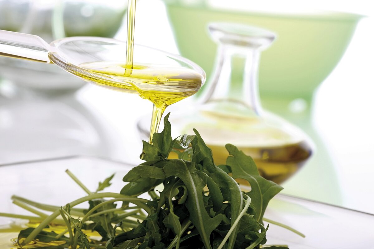 Чаще готовьте что-то с руколой. Она ускоряет метаболизм.