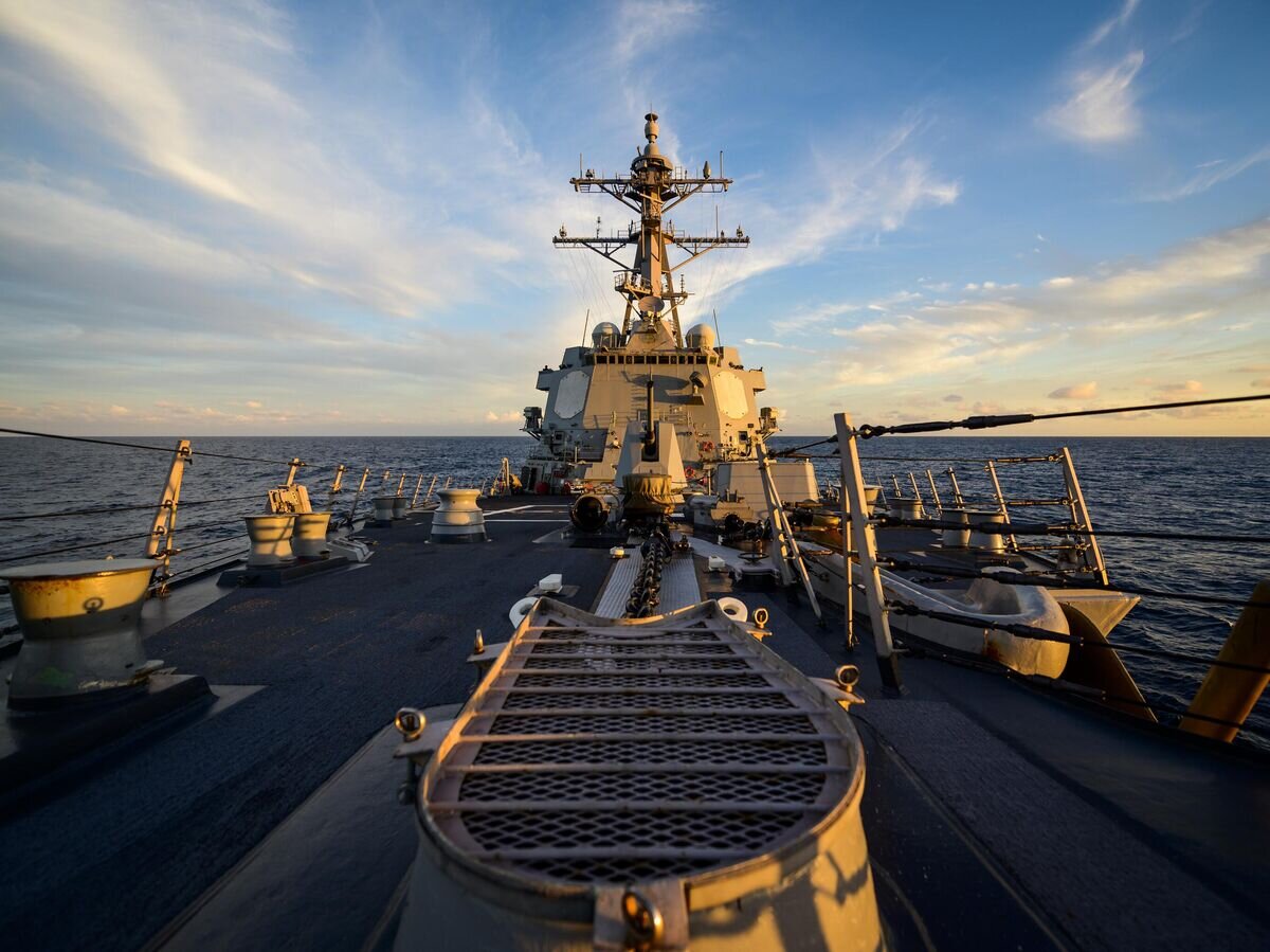    Американский эсминец USS Chung-Hoon© Фото : U.S. Navy photo by Mass Communication Specialist 1st Class Devin M. Langer