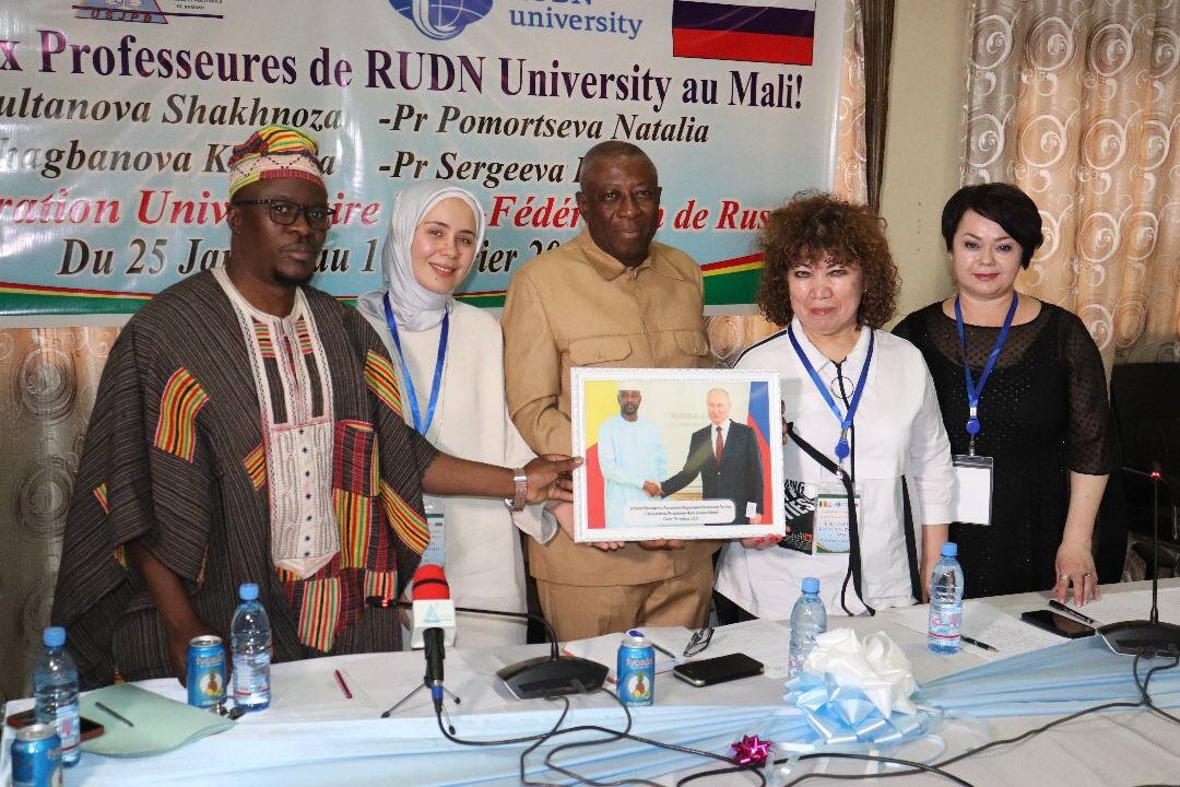 студенты в вузе. иностранные студенты в россии. рудн университет общежитие. школа немецкого языка. Dasproekt.