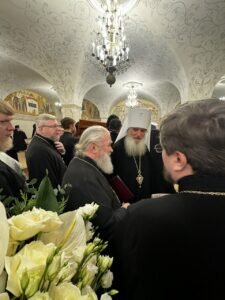  📷    Подарил икону и пригласил в Оренбург. Митрополит Петр лично поздравил Патриарха Кирилла Белов Михаил Александрович