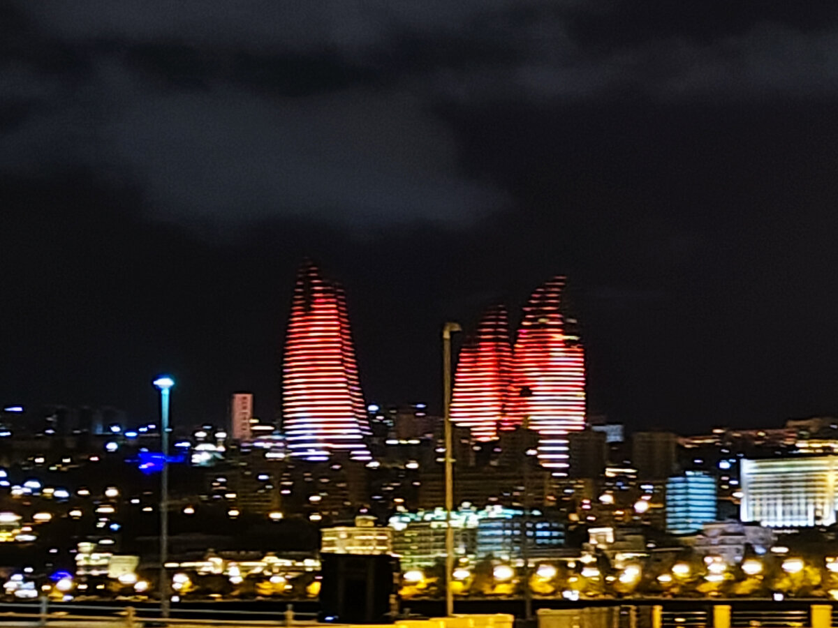 Высказывания про море. Отдыхать на море. Демотиваторы про лето. Цитаты о том что любви не существует. Высказывания о доме.