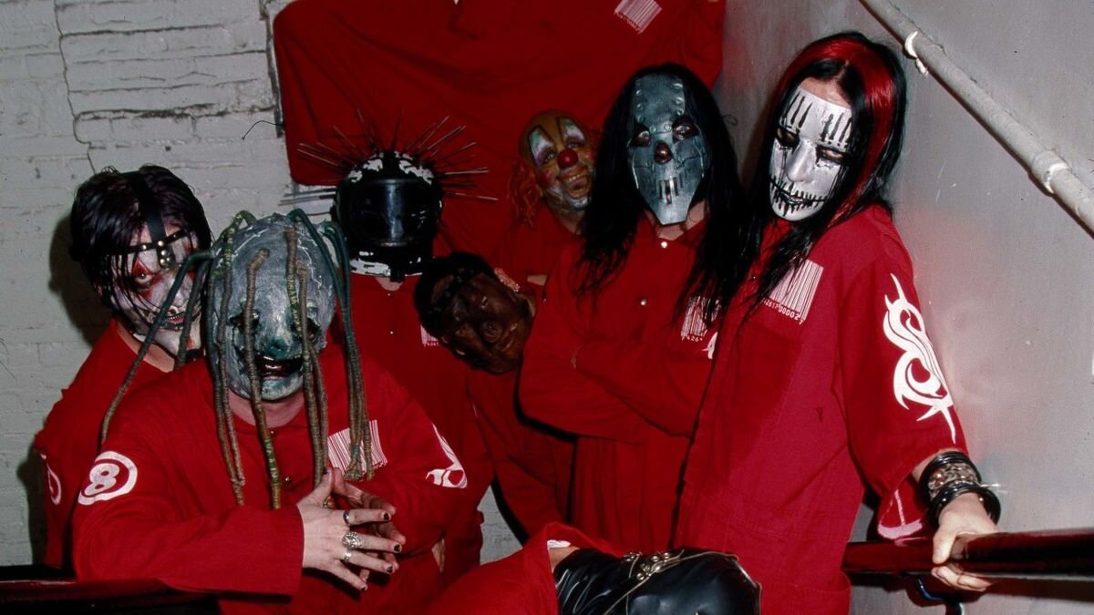 Slipknot эры дебютного альбома Slipknot, примерно 1999 год. Ну какие они лапочки