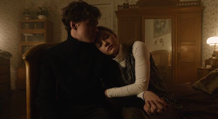 Высказывания агаты кристи. Инициативный дурак хуже. У старых грехов длинные тени the sin. У грехов длинные тени. Агата кристи слоны умеют помнить.