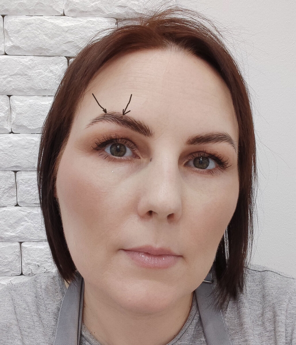татуаж бровей волосковый метод. коричневые брови. перманентный макияж бровей цвет графит. перманентный макияж бровей коричневый. перманент волосковая техника.