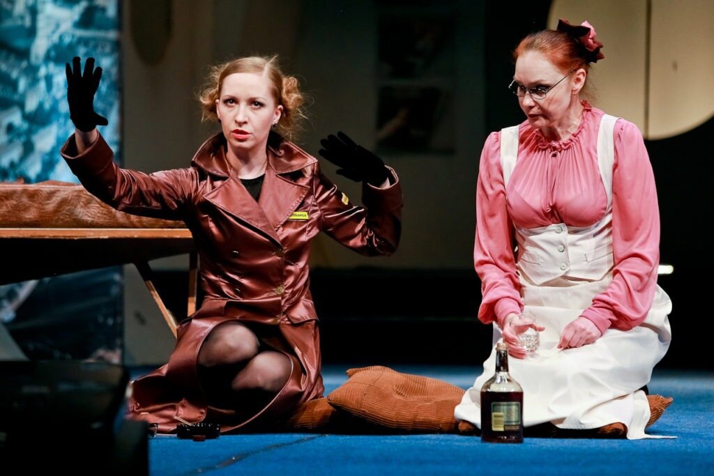 памятные места в омске рождественский. куда сходить в омске в январе. новогодний омск. новогодняя елка омск 2021. кохемская крепость зимой.