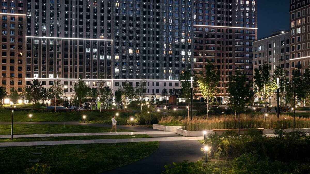 Кроме стандартного функционального освещения можно предусмотреть зоны, где свет становится элементом игры. В ЖК «Селигер Сити» вместо заливающего света были сделаны ритмичные четкие световые пятна  