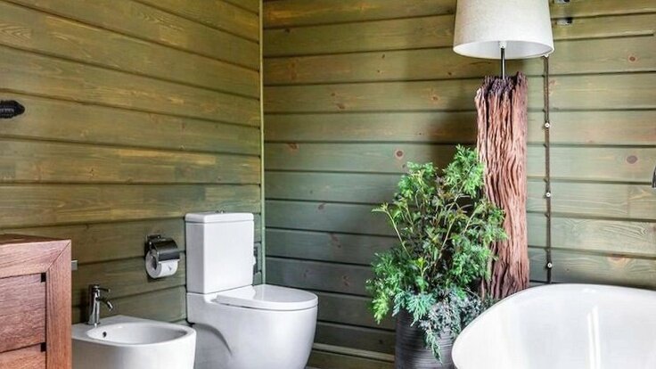 Панели под вагонку. И сразу становится уюинр как в своём доме.