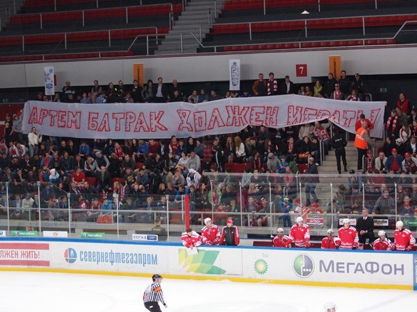 джессика гудман they wish they were us. джордж маккэй и сирша поцелуй. они хотят быть как мы. любовь и другие лекарства (2010) энн хэтэуэй. джордж маккэй и сирша ронан.