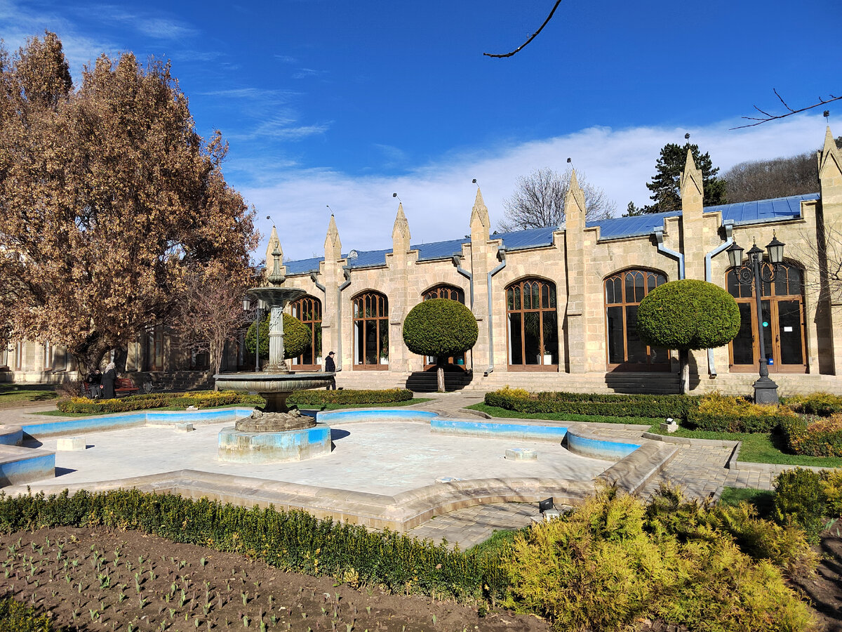 Долина нарзанов кабардино-балкария кисловодск. Парк кисловодск тропа косыгина. Пятигорск. Кисловодск виды города. Курортный бульвар ессентуки.