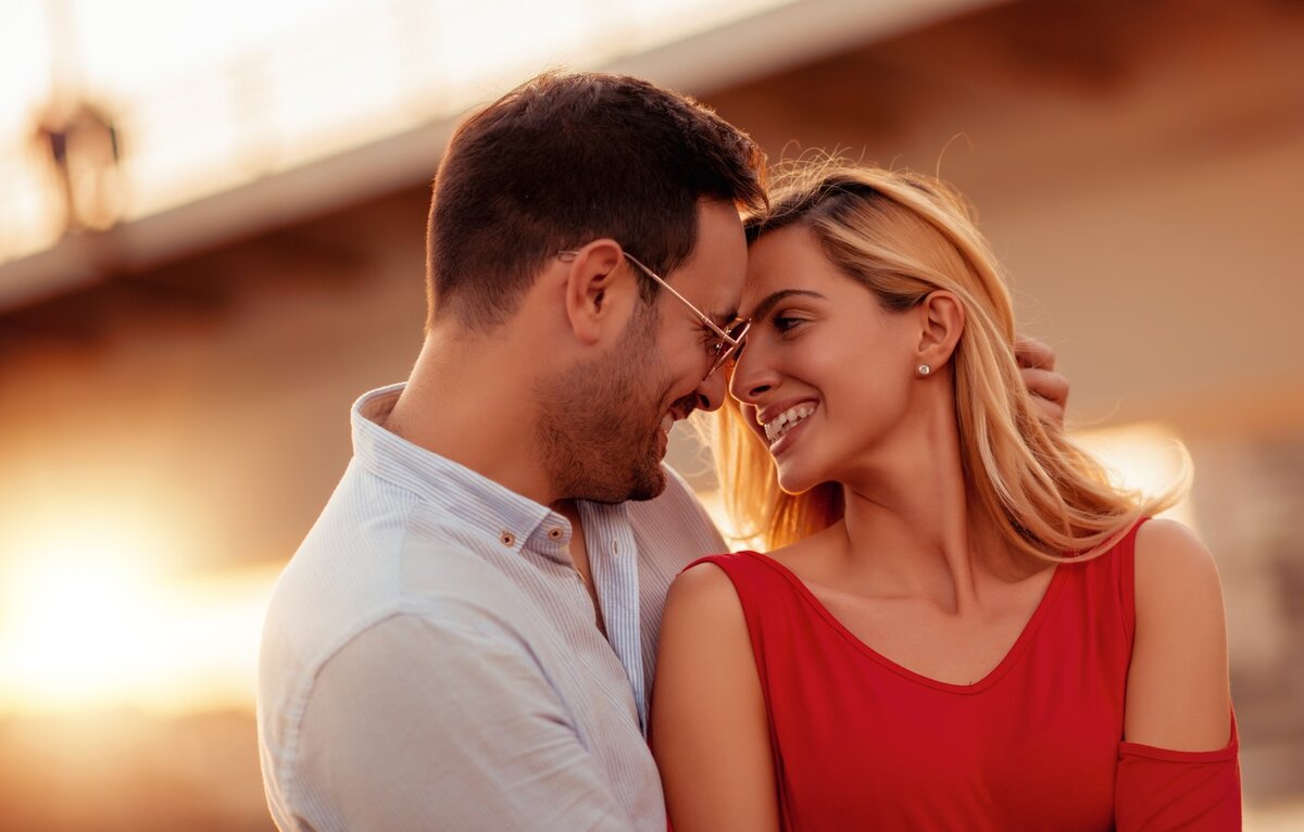 Романтические высказывания. Иллюстрации счастье. Так хочется тепла. Стихи хочется тепла. А сердцу хочется чего нибудь хорошего.