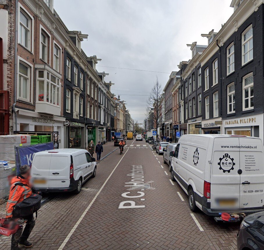 Улица  Pieter Cornelisz Hooftstraat 