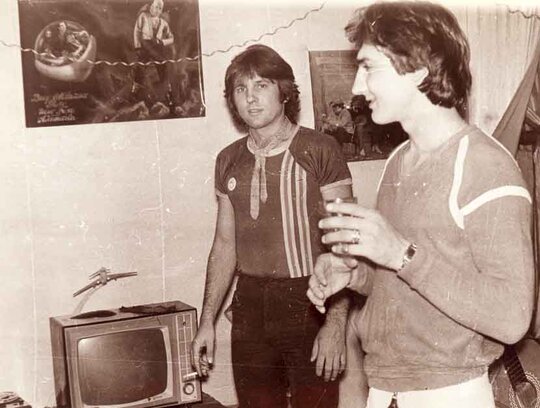 судьба хулигана. плакаты с писателями. есенин хулиган стих. есенин хулиган тату. мать и хулиган.