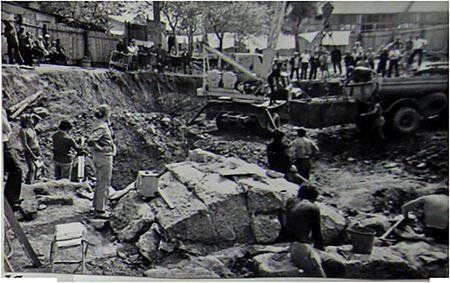 Раскопки двух склепов на улице Горького, 1975 год