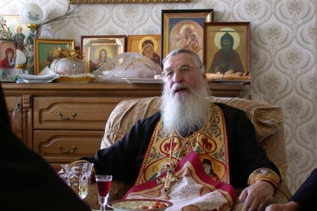 Οι πρεσβύτεροι είναι εξαιρετικά πνευματικοί κληρικοί, προικισμένοι με μεγάλη σοφία και χαρακτηρισμένοι από τον ίδιο τον Επουράνιο Πατέρα.-11