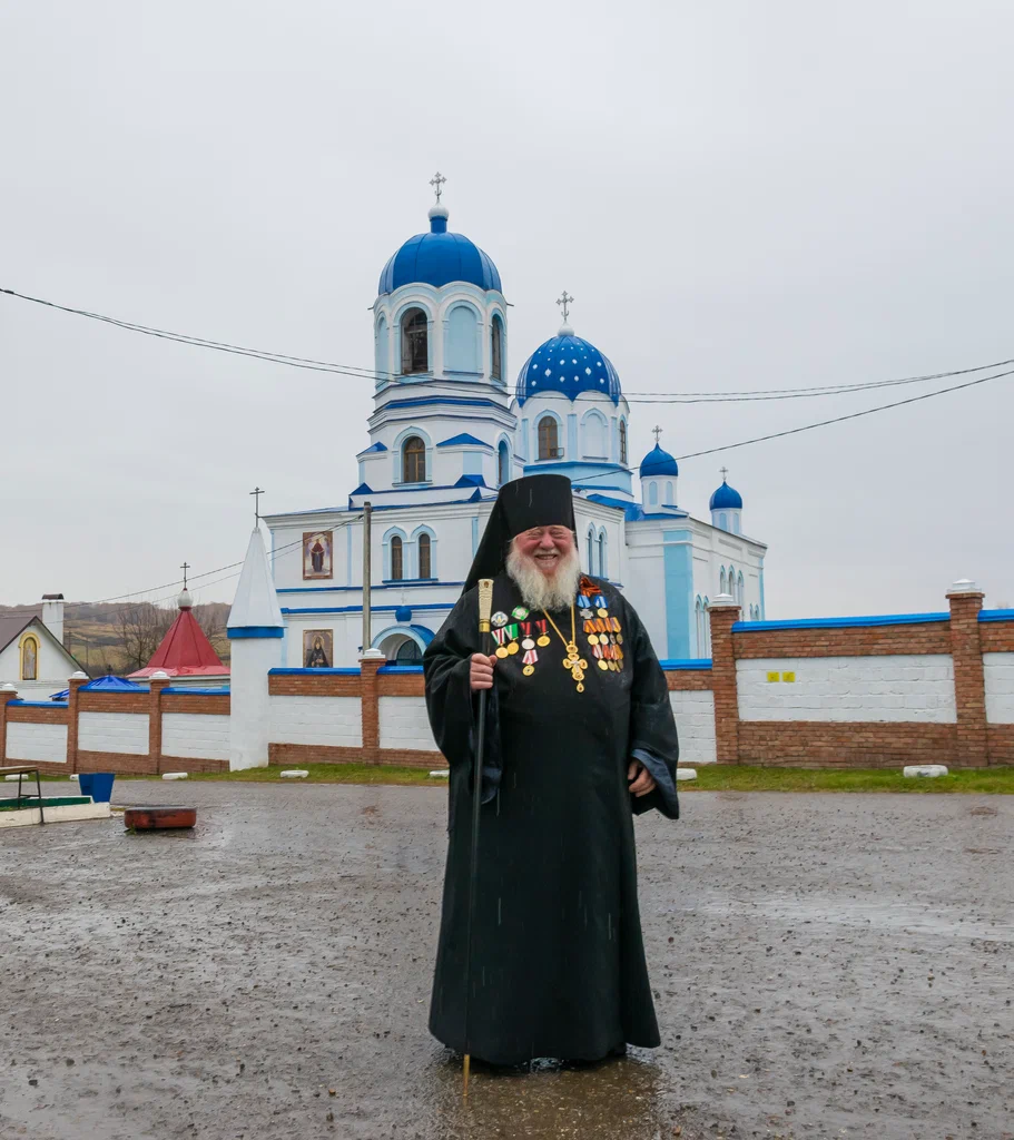 Οι πρεσβύτεροι είναι εξαιρετικά πνευματικοί κληρικοί, προικισμένοι με μεγάλη σοφία και χαρακτηρισμένοι από τον ίδιο τον Επουράνιο Πατέρα.-14