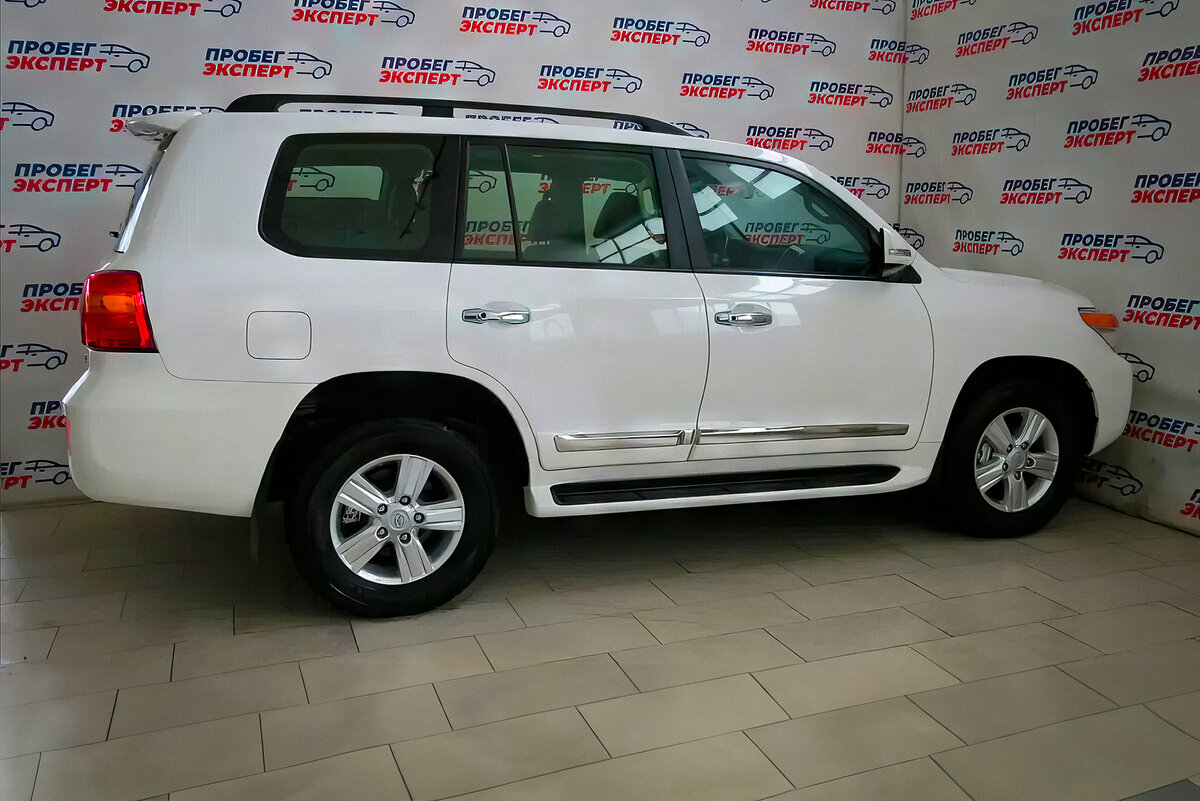 Toyota land cruiser 200 2013. Тойота лэрд пркизер 200 2013. Тойота ленд крузер 200 2013. Лэнд крузер 200. Toyota land cruiser 200 2013.