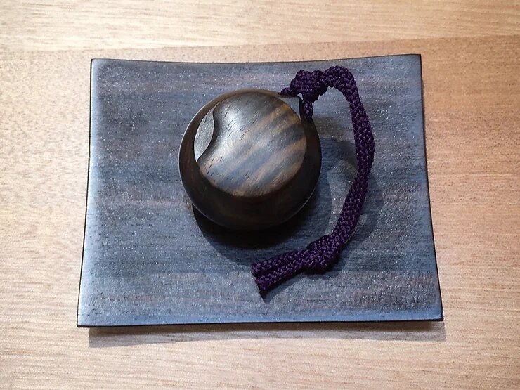 Контейнер для Зуко из сиамской хурмы. Фото: kichizo.co.jp