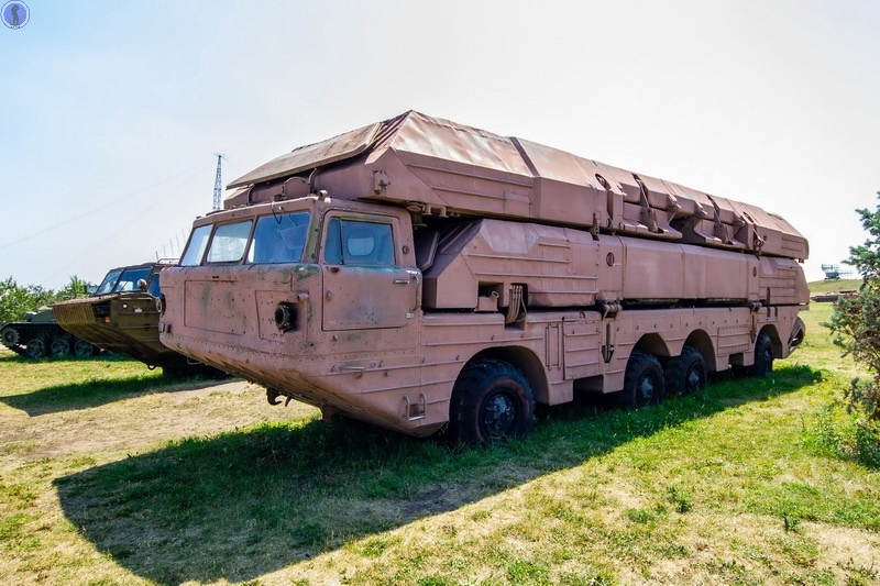 Огромное количество причудливой военной техники инженерных войск в комплексе истории техники им. Сахарова