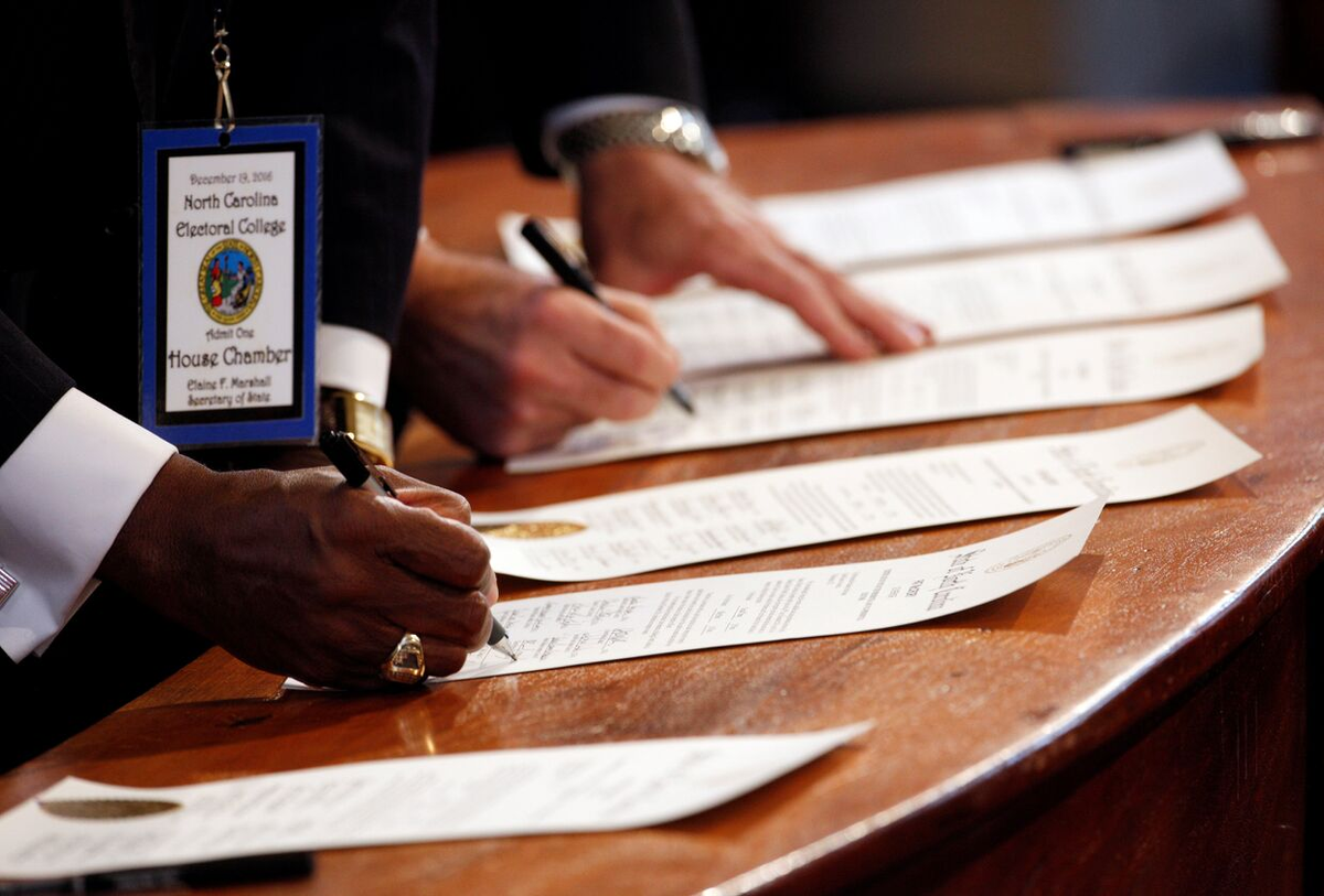 Мир профессий учитель. Учитель и дети. Чему учит учитель. Почему учителя не учат. Презентация для родителей первоклассников.