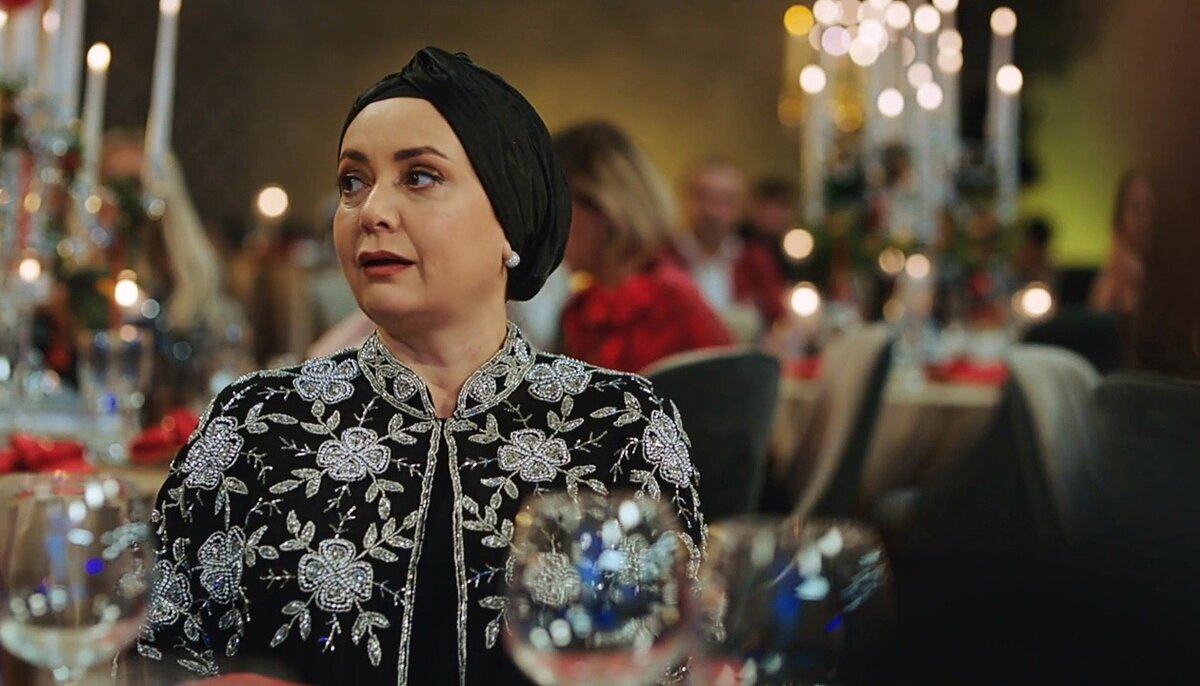 Пембе-тусовщица, кадр из сериала "Клюквенный щербет" 