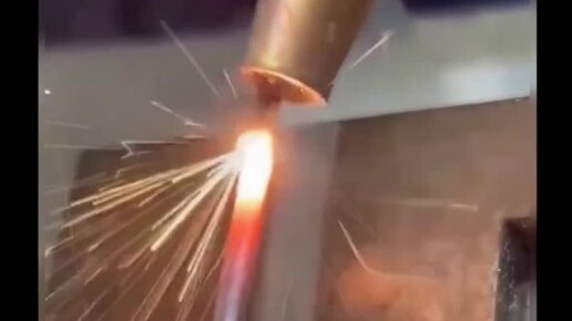 Лазерная сварка импульсными лазерами. Лазерная сварка микросварка. Лазерный сварщик. Лазерный сварщик. Лазерный сварщик.