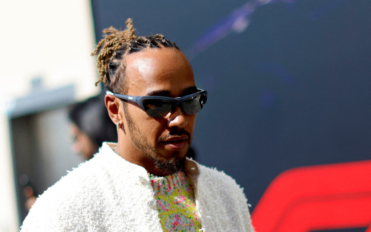 Летчиков 10 екатеринбург. Летчиков 7 екатеринбург. Лётчиков, 7. Летчиков 1 уфа. 128 школа уфа затон.