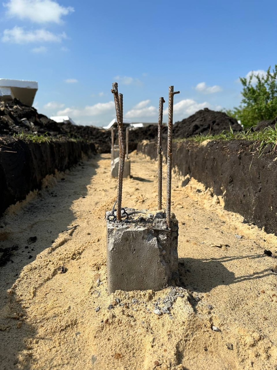 «Обезглавливание» свай перед армированием ленты 