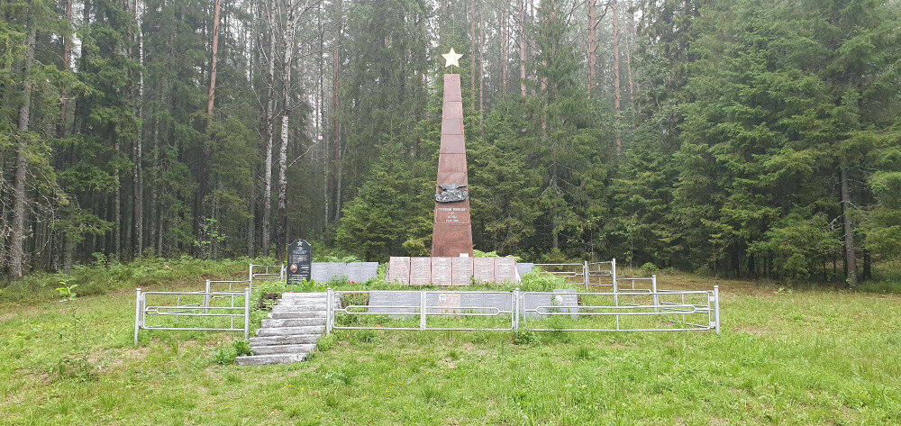 Памятник павшим воинам 34-й ОЛТБр