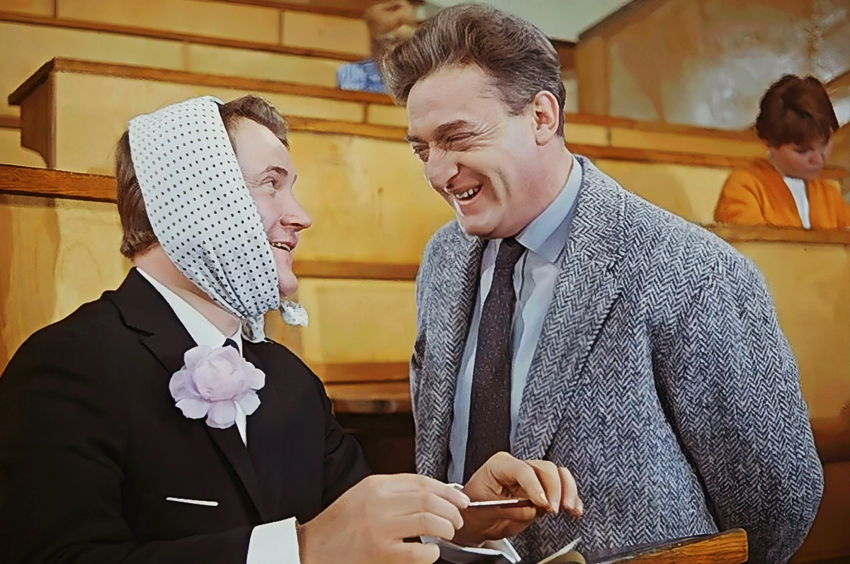 Что нравится в девушках как ответить. Факты что нравится парням девушки. Что нравится девушкам. Вопросы другу интересные. Пообщаться с девушкой.