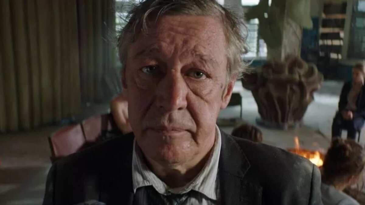 заключенные за решеткой. лишение свободы на определенный срок характеристик. тюрьма за решеткой. за решеткой. амнистия 2022.