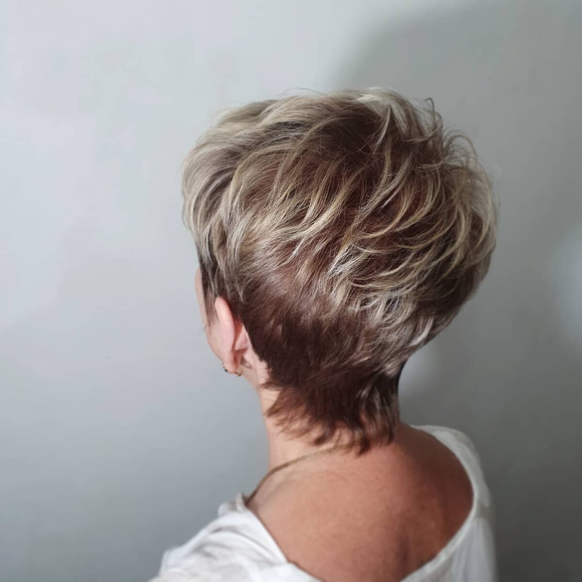 Поврежденные волосы. Больные и здоровые волосы. Нарощенные густые волосы. Тонкие жидкие волосы. Наращивание волос до и после.