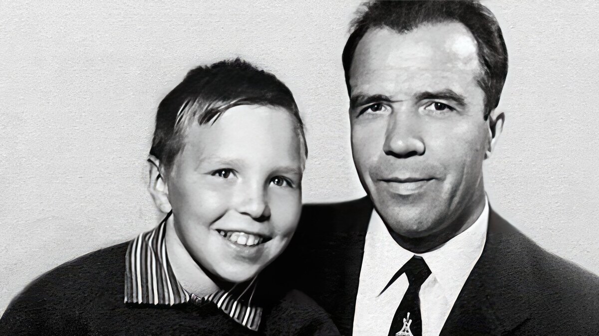 И.Сукачёв с отцом.