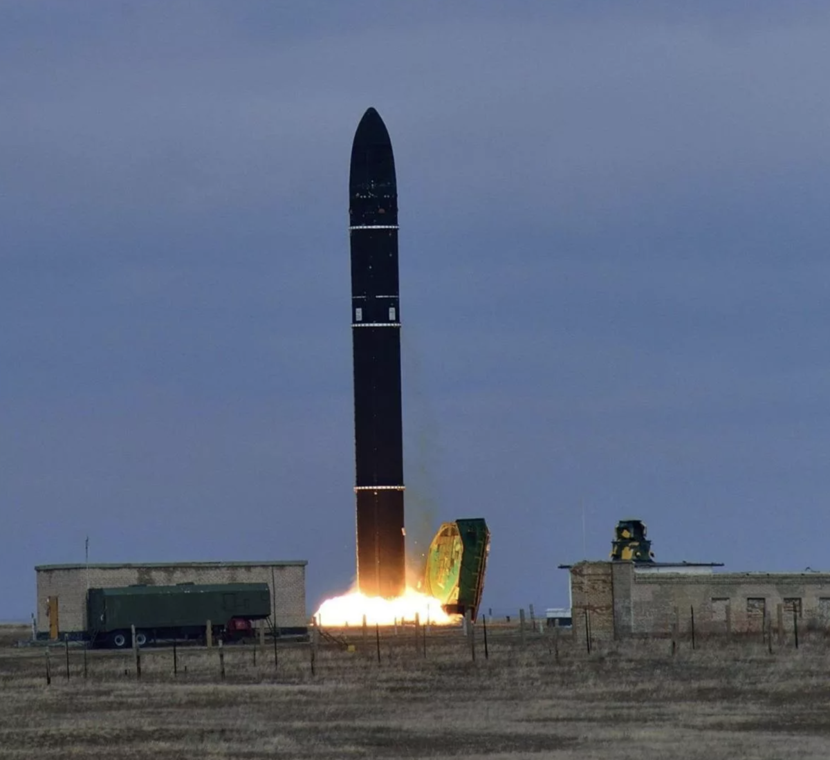 ракета сармат. мбр «сармат» рс-28. российская мбр рс-28 «сармат». новый ракета сармат. баллистическая ракета россии 2022 сармат.